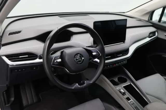 Škoda Enyaq (2023) thumbnail 4