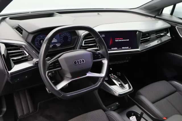Audi Q4 e-tron (2023) thumbnail 4