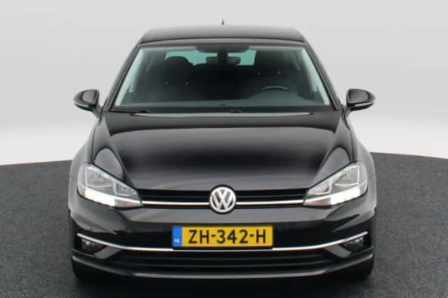 Volkswagen Golf (2019) thumbnail 4