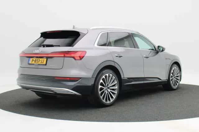 Audi e-tron (2021) thumbnail 2
