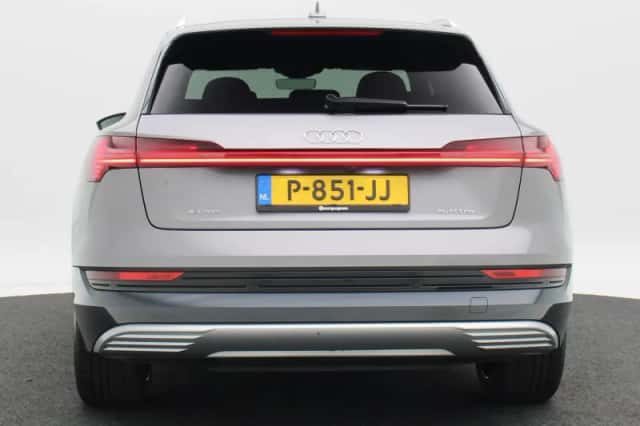 Audi e-tron (2021) thumbnail 6