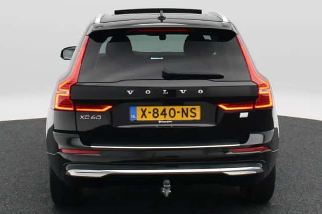 Volvo XC60 (2023) thumbnail 6