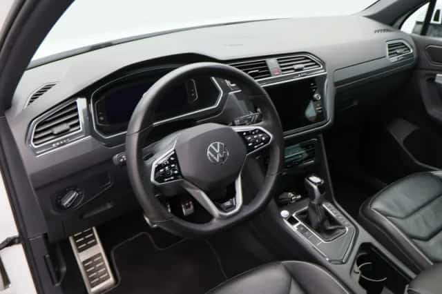 Volkswagen Tiguan (2023) thumbnail 4
