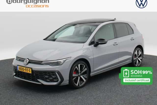 Volkswagen Golf (2025) thumbnail 1