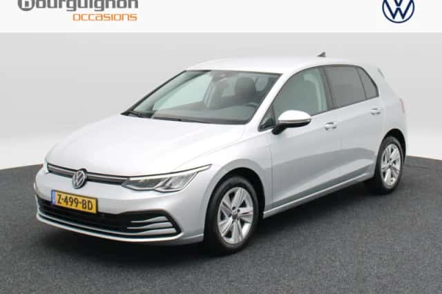 Volkswagen Golf (2024) thumbnail 1