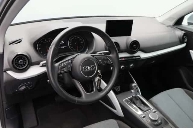 Audi Q2 (2017) thumbnail 3