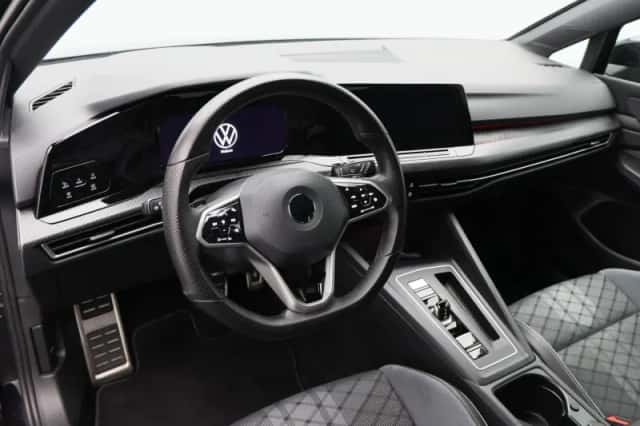 Volkswagen Golf (2021) thumbnail 3