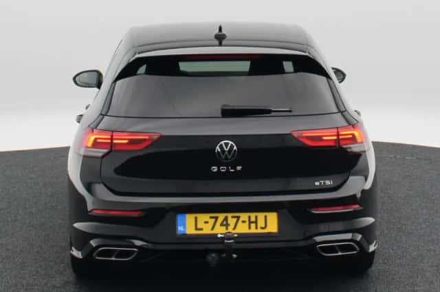 Volkswagen Golf (2021) thumbnail 6