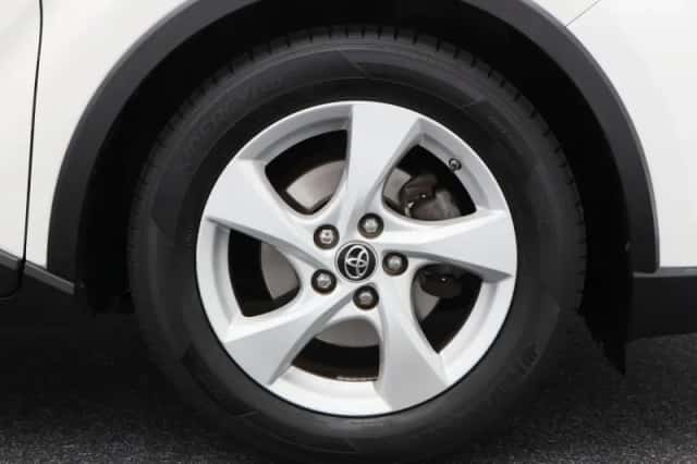 Toyota C-HR (2018) thumbnail 5
