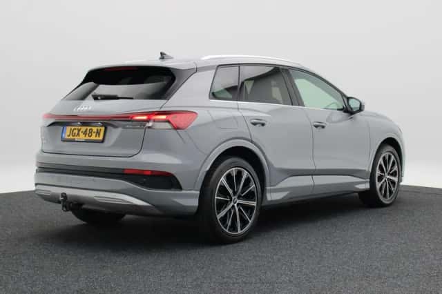 Audi Q4 e-tron (2025) thumbnail 2