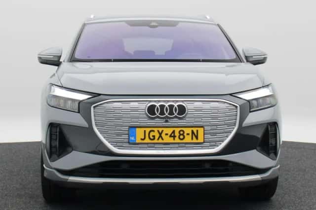 Audi Q4 e-tron (2025) thumbnail 4