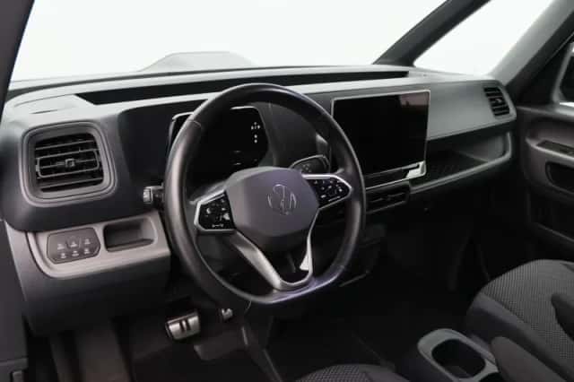 Volkswagen ID. Buzz (2025) thumbnail 3