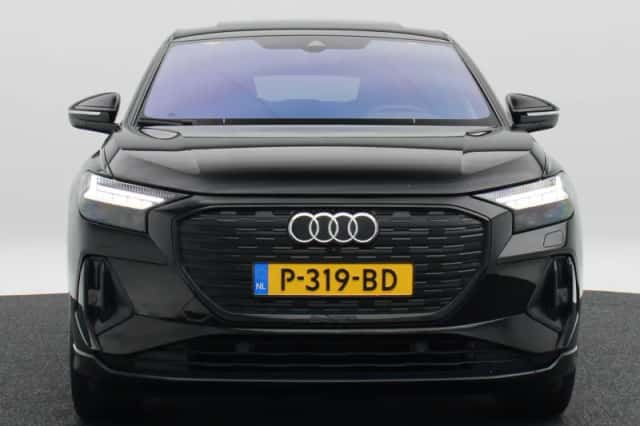 Audi Q4 (2021) thumbnail 5