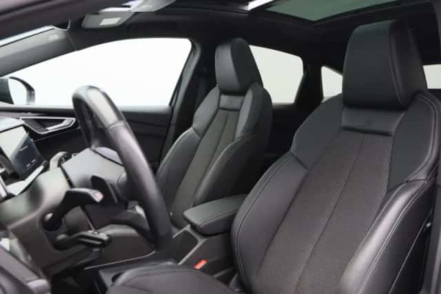 Audi Q4 (2021) thumbnail 6