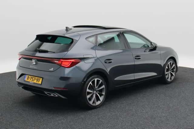 SEAT Leon (2021) thumbnail 3