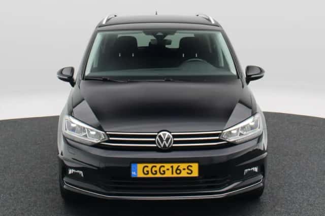 Volkswagen Touran (2023) thumbnail 4