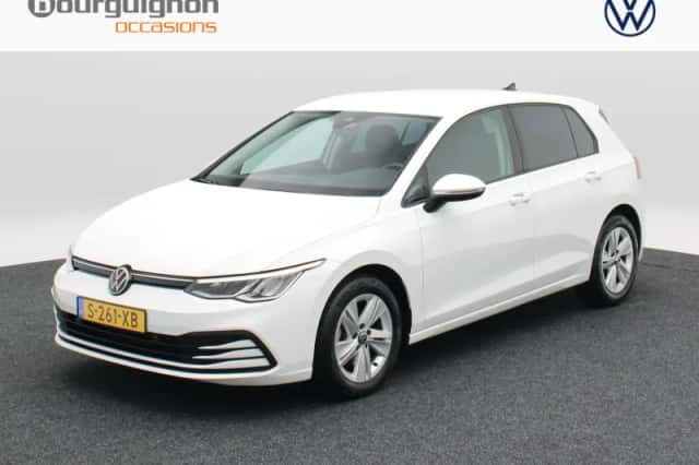 Volkswagen Golf (2023) thumbnail 1