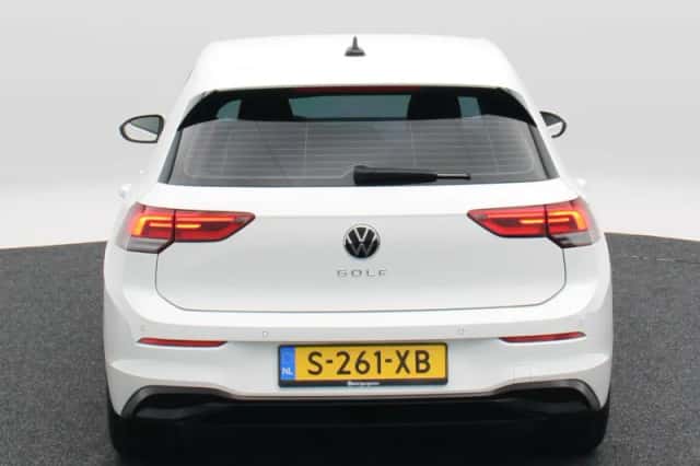 Volkswagen Golf (2023) thumbnail 6