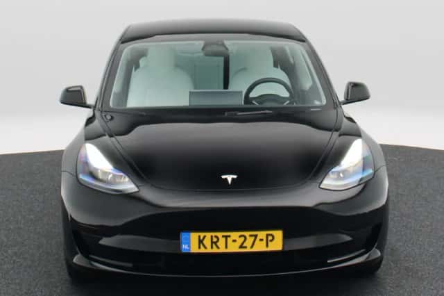 Tesla Model 3 (2023) thumbnail 4