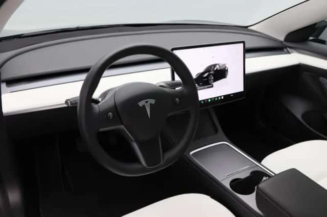 Tesla Model 3 (2023) thumbnail 4