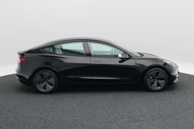 Tesla Model 3 (2023) thumbnail 6