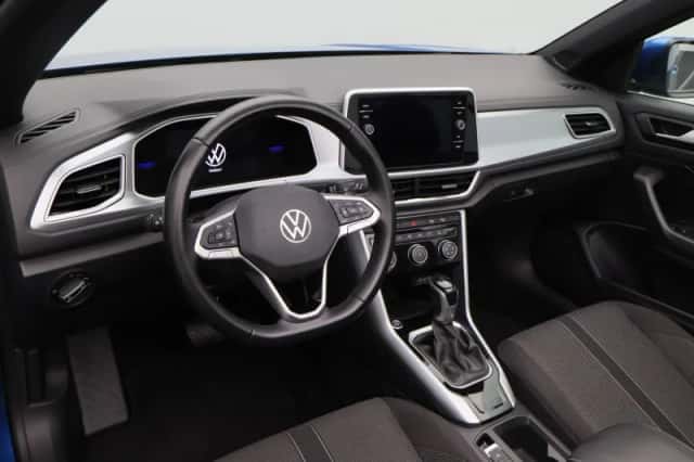 Volkswagen T-Roc (2024) thumbnail 3