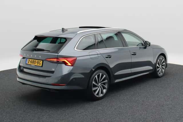 Škoda Octavia (2020) thumbnail 3