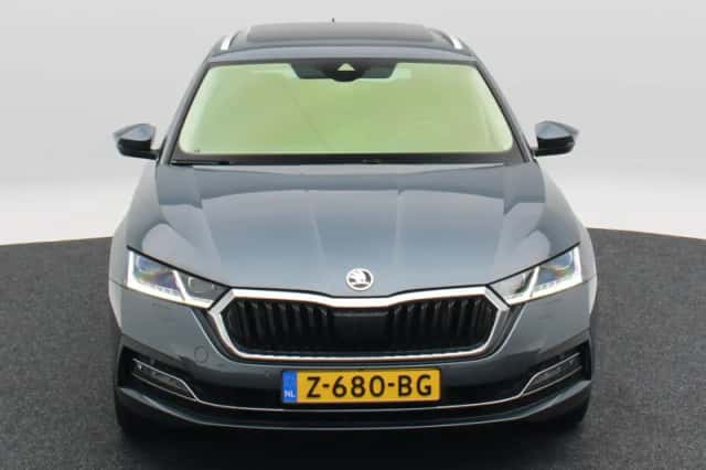 Škoda Octavia (2020) thumbnail 5