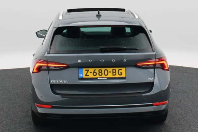 Škoda Octavia (2020) thumbnail 6