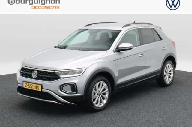 Volkswagen T-Roc (2024) thumbnail 1