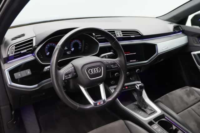 Audi Q3 (2022) thumbnail 3