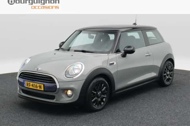MINI Cooper (2017) thumbnail 1