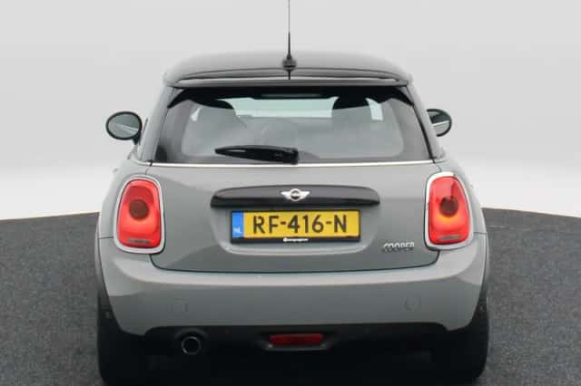 MINI Cooper (2017) thumbnail 5
