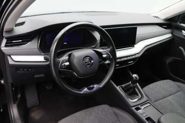 Škoda Octavia (2021) thumbnail 3