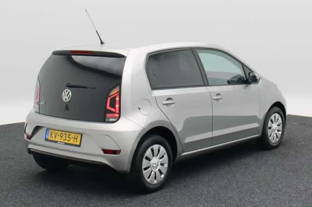 Volkswagen Up! (2017) thumbnail 2