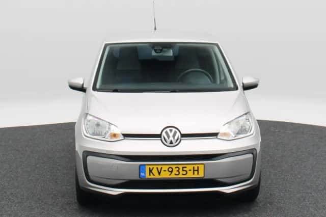 Volkswagen Up! (2017) thumbnail 4
