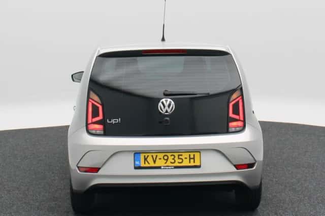 Volkswagen Up! (2017) thumbnail 5