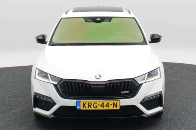 Škoda Octavia (2023) thumbnail 5