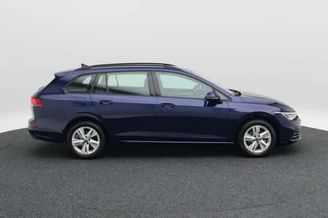 Volkswagen Golf (2023) thumbnail 6
