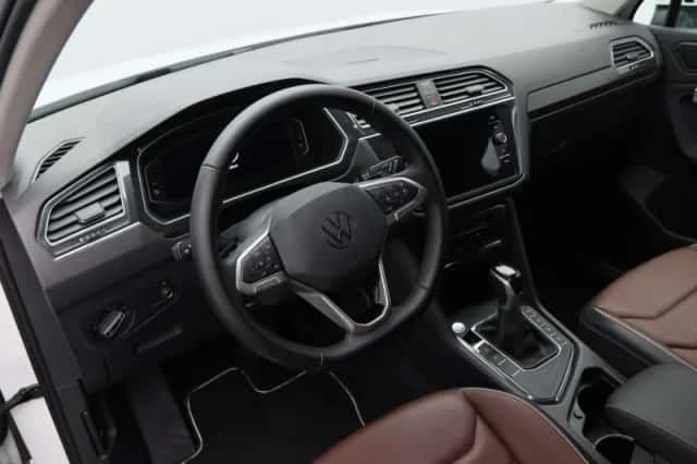 Volkswagen Tiguan (2022) thumbnail 4