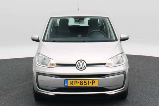 Volkswagen Up! (2018) thumbnail 4