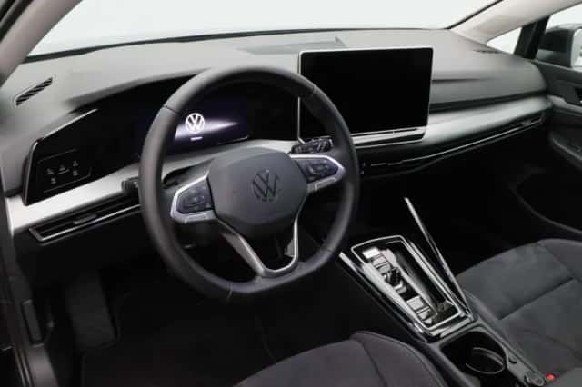 Volkswagen Golf (2025) thumbnail 4
