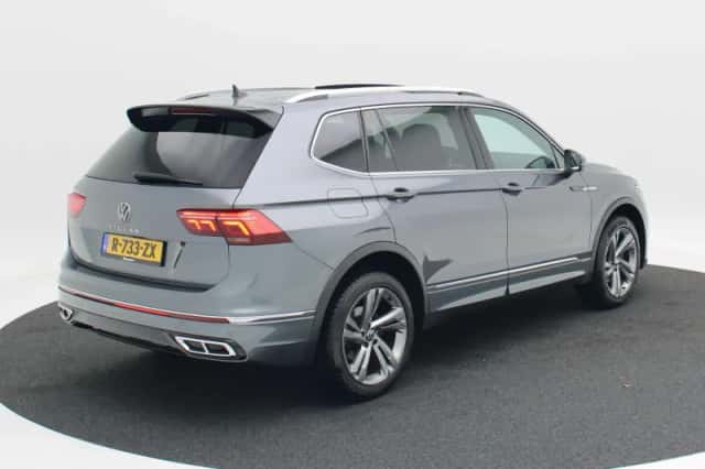 Volkswagen Tiguan (2023) thumbnail 2
