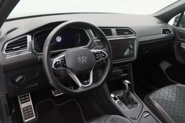Volkswagen Tiguan (2023) thumbnail 3