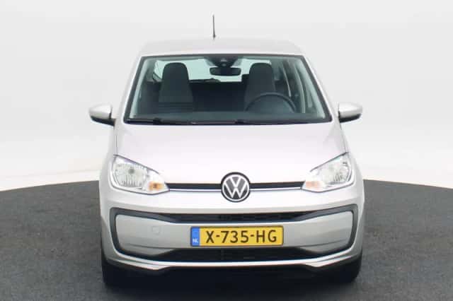 Volkswagen Up! (2023) thumbnail 4