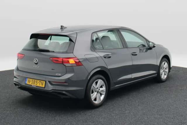 Volkswagen Golf (2021) thumbnail 2