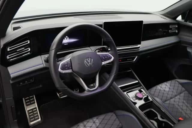Volkswagen Tiguan (2025) thumbnail 4