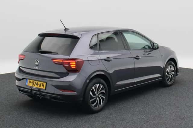 Volkswagen Polo (2022) thumbnail 2