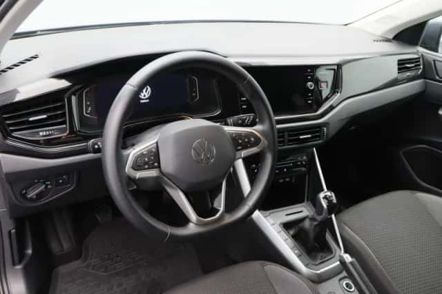 Volkswagen Polo (2022) thumbnail 3