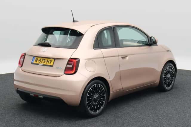 Fiat 500 (2021) thumbnail 3